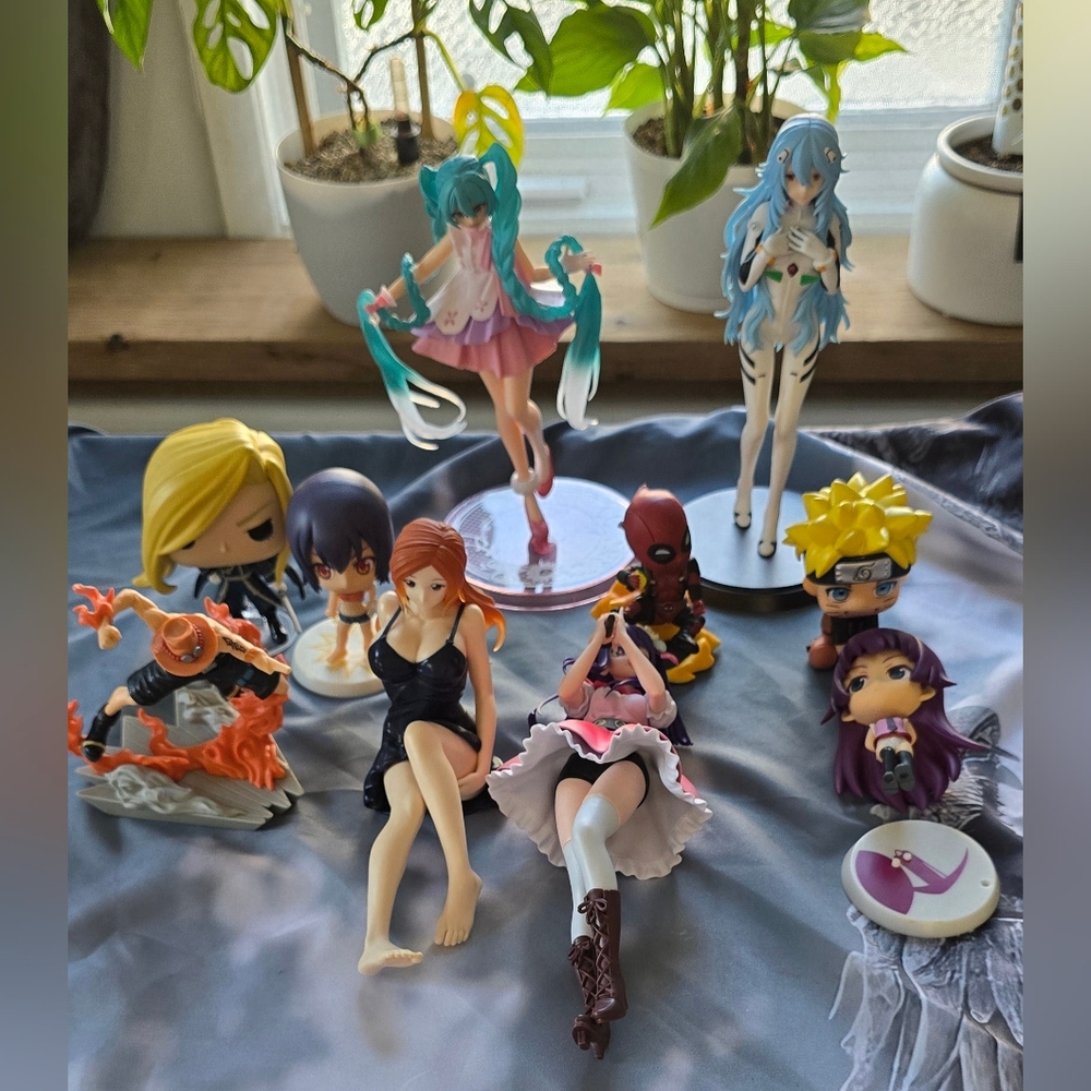 Anine Figure Lot